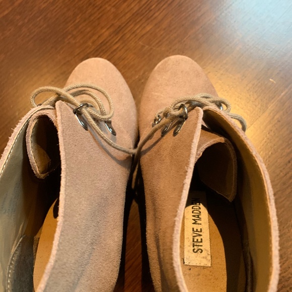 Suede Steve Madden booties - Picture 2 of 5